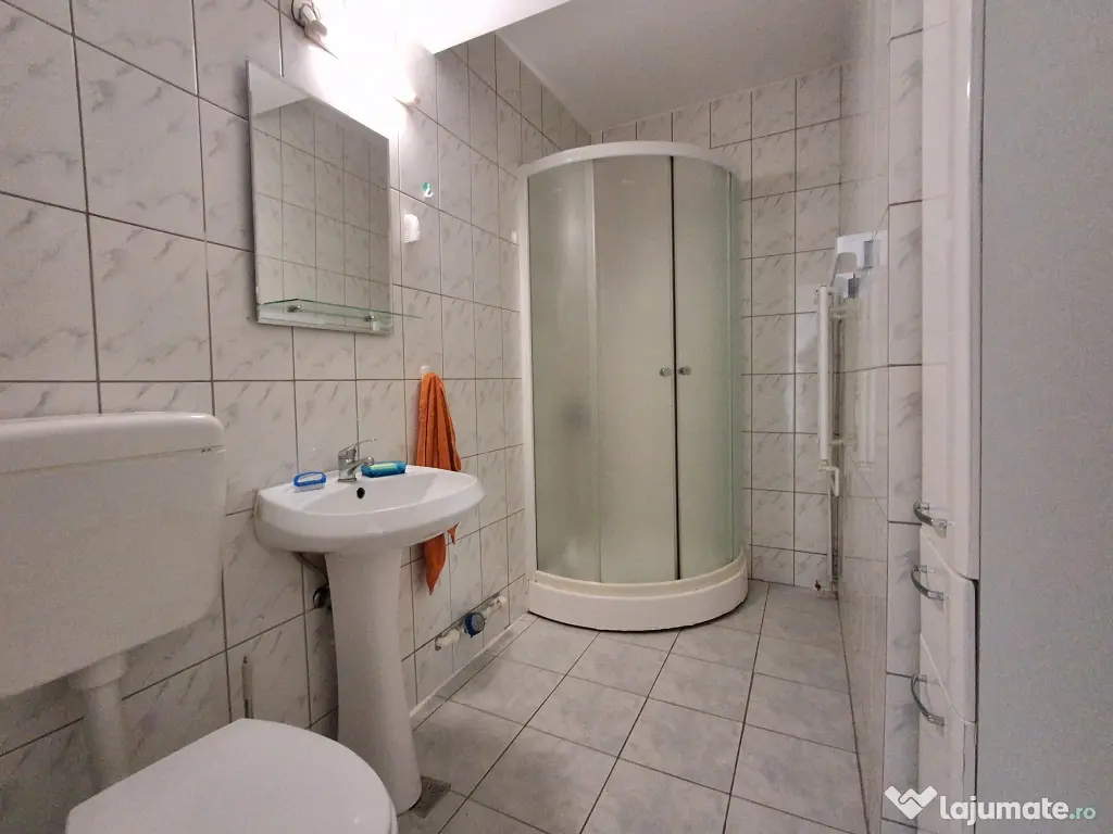 Inchiriez apartament 2 camere 