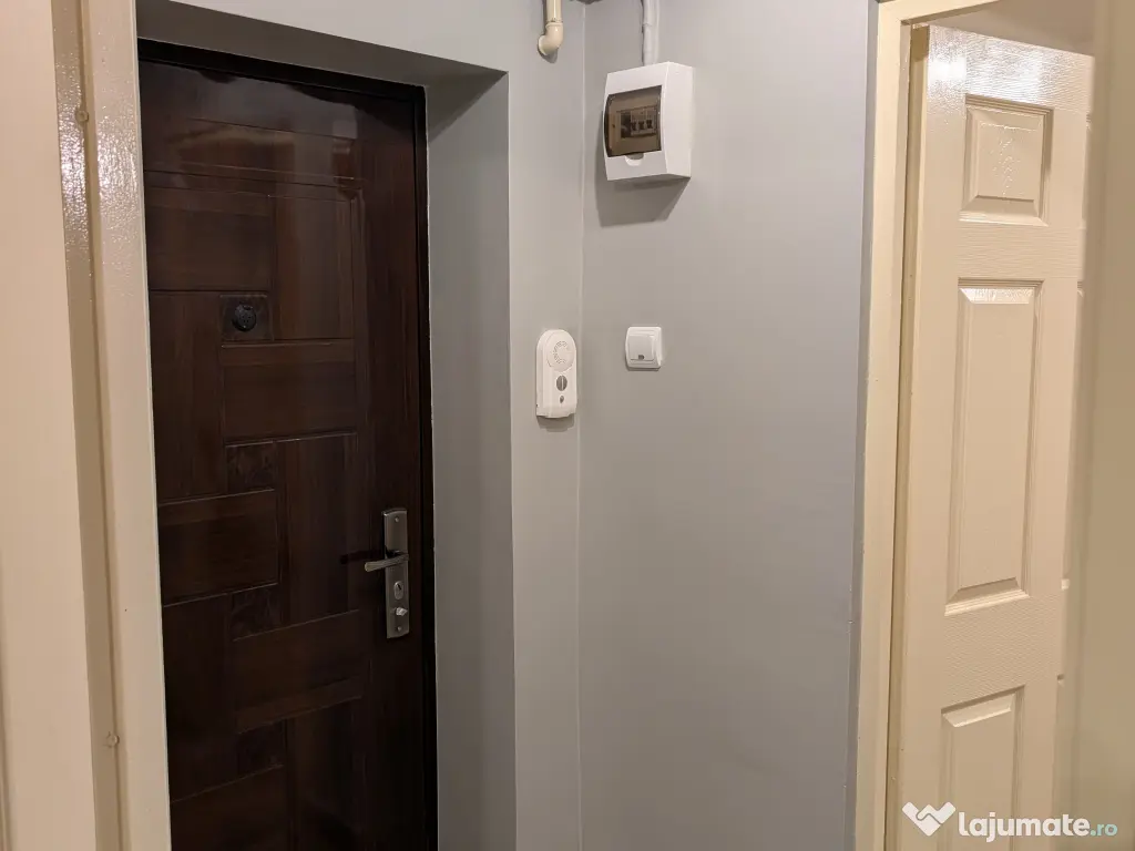 Garsonieră ultracentrală în Hunedoara, decomandată, confort 1, 30mp