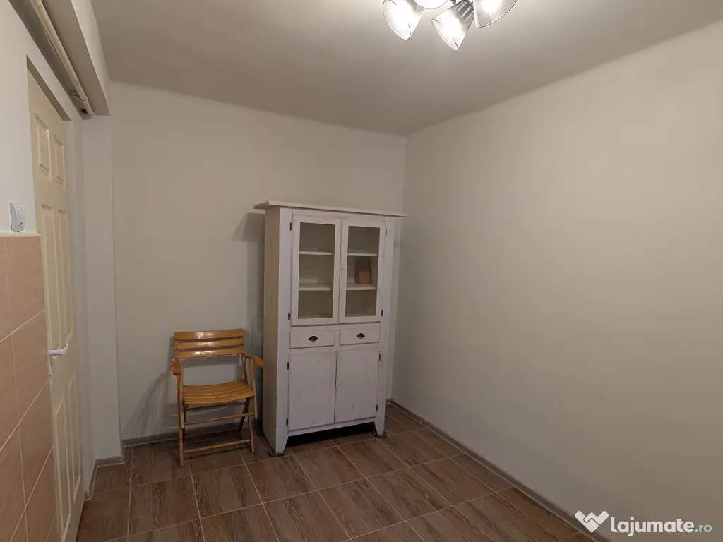 Garsonieră ultracentrală în Hunedoara, decomandată, confort 1, 30mp