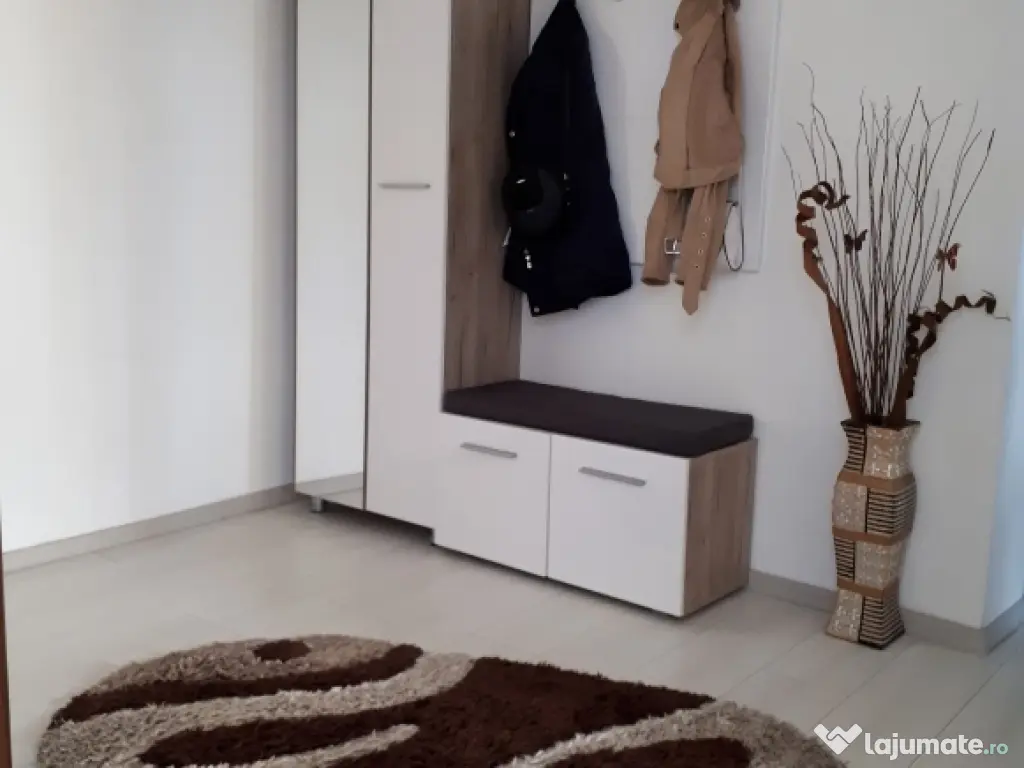 Vand apartament 2 camere, decomandat, zona Nord, mobilat si utilat 