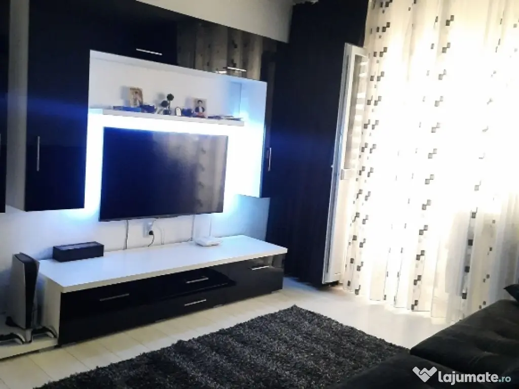 Vand apartament 2 camere, decomandat, zona Nord, mobilat si utilat 