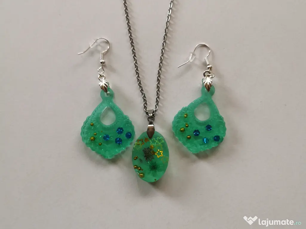 Set lantisor, pandantiv si cercei 