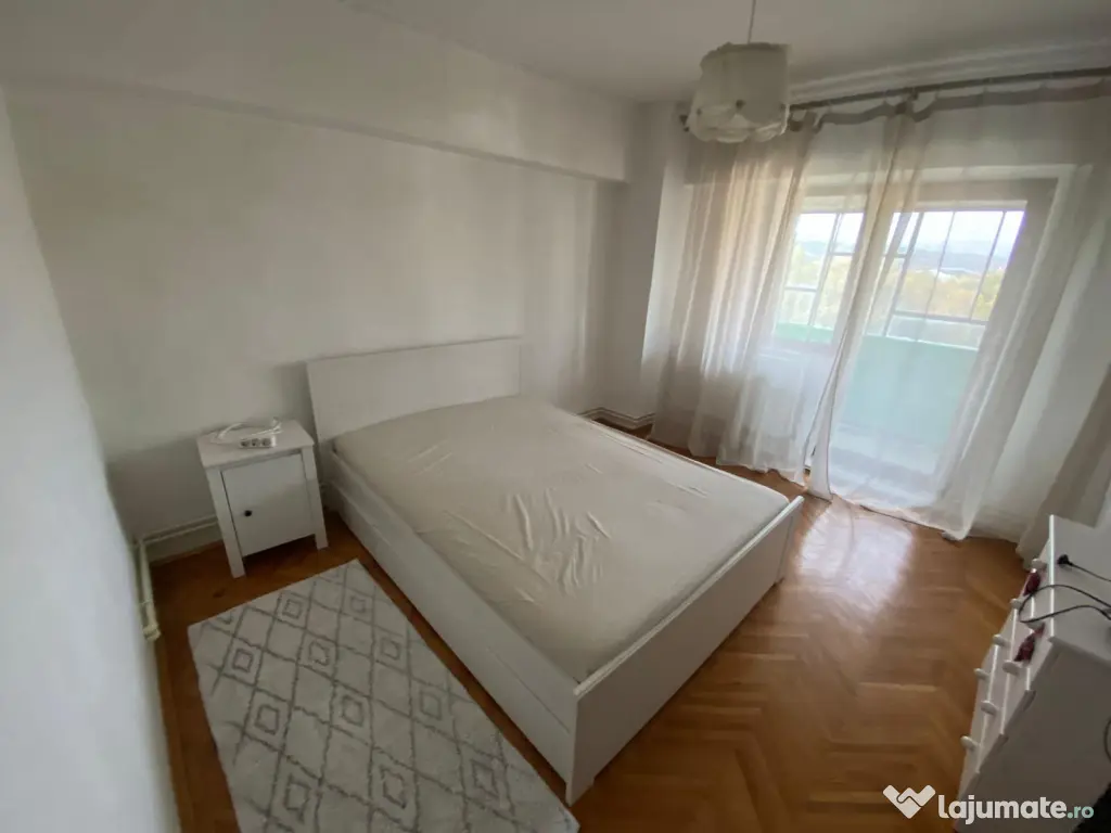 PROPRIETAR - Vand Apartament 3 Camere Ultracentral 