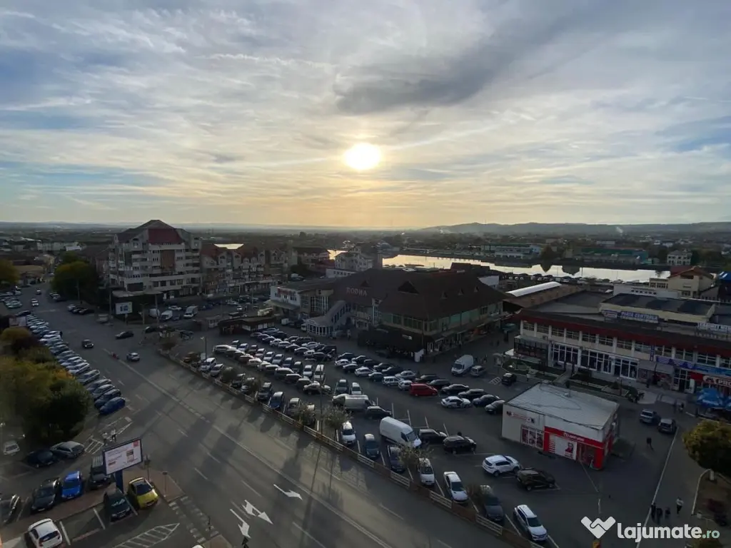 PROPRIETAR - Vand Apartament 3 Camere Ultracentral 