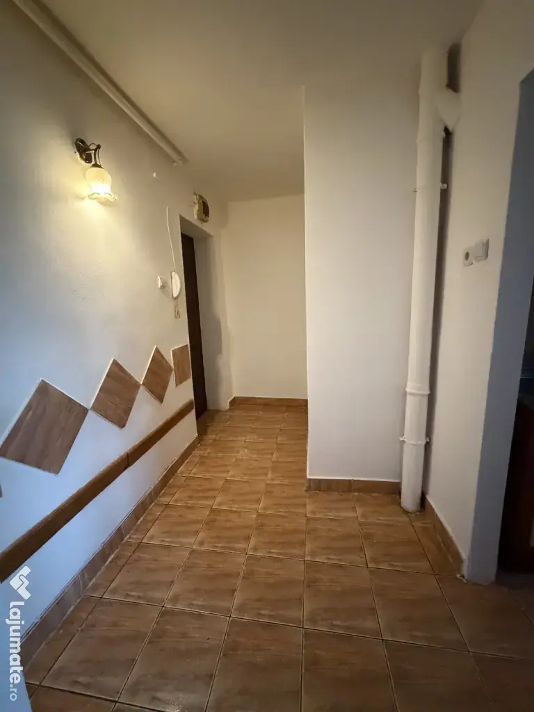 Vând apartament 2 camere 