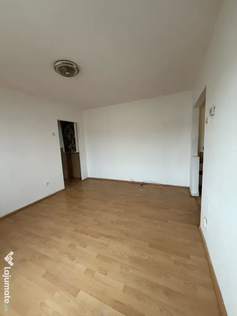 Vând apartament 2 camere 