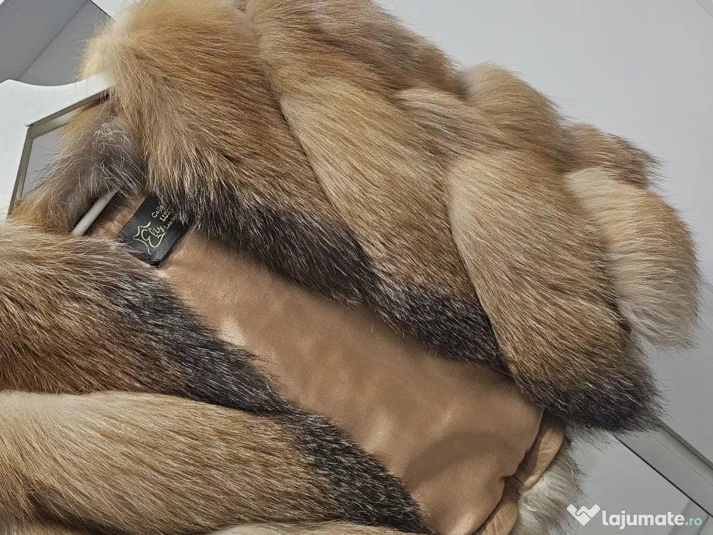 Haină din blană de vulpe canadiană 