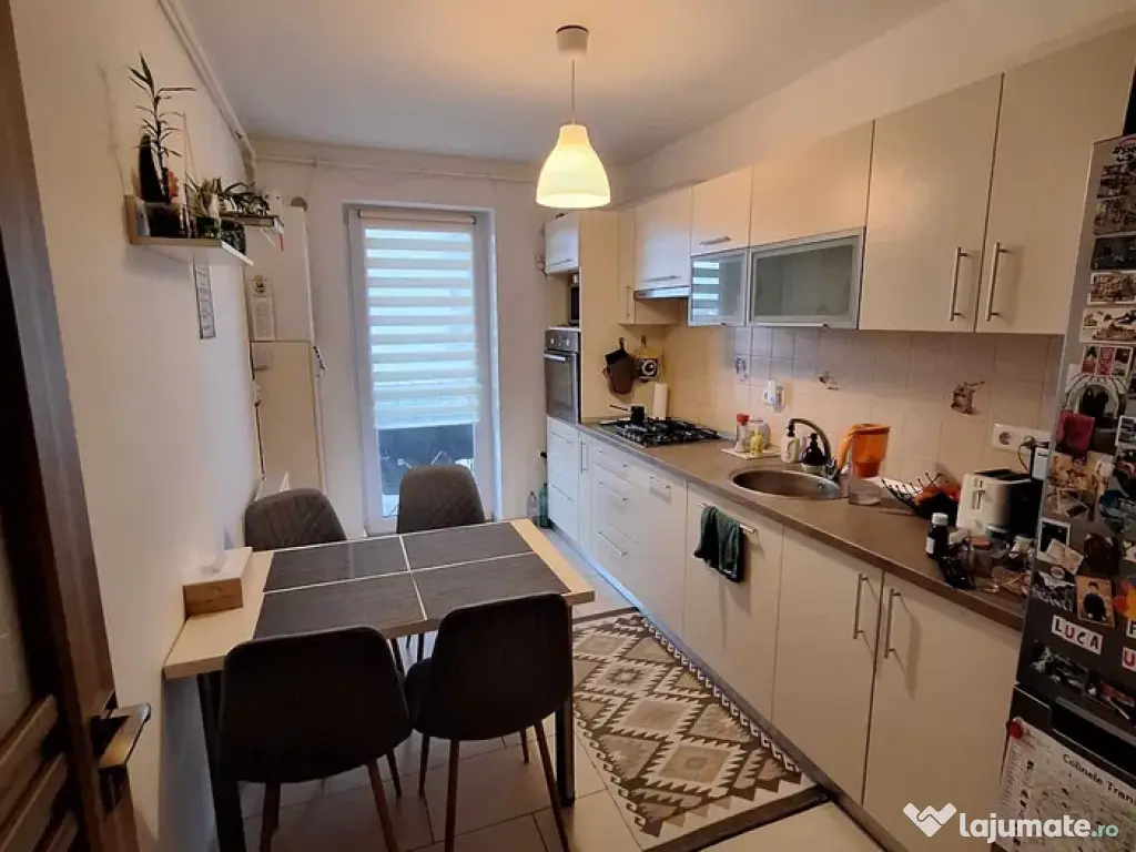 Apartament Turnisor 3 camere, 2 băi, 2 balcoane, cămară, loc de parcare 