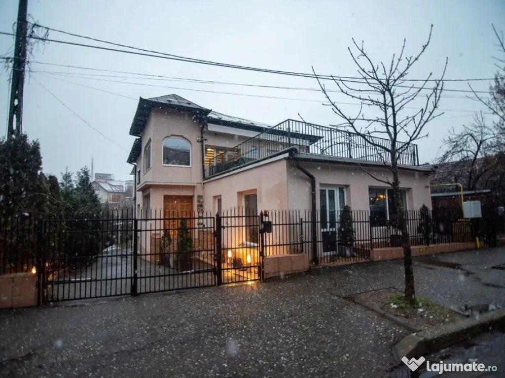 De inchiriat apartament 3 camere in vila, Strada Trivale 