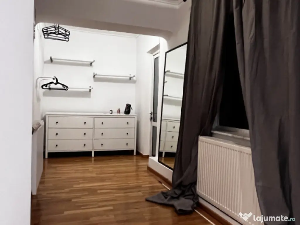 De inchiriat apartament 3 camere in vila, Strada Trivale 