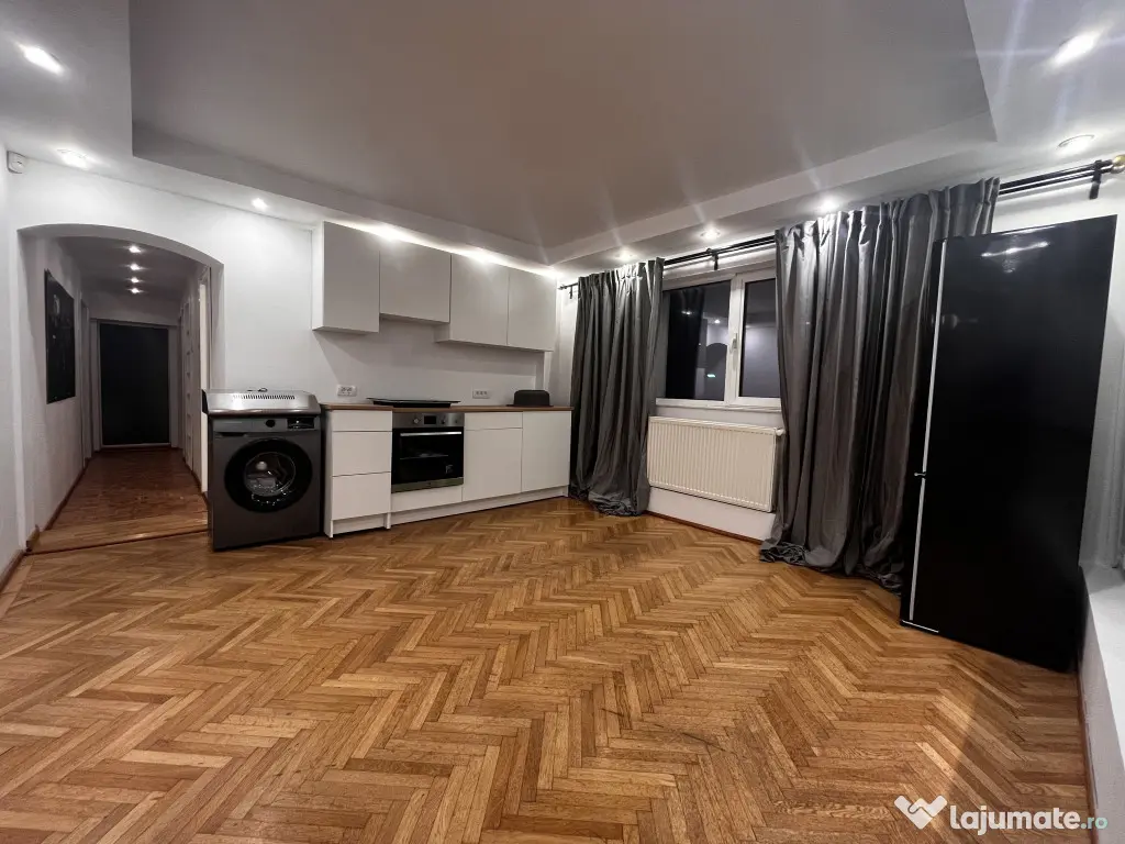 De inchiriat apartament 3 camere in vila, Strada Trivale 