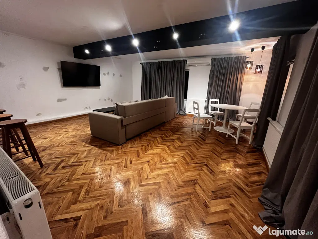 De inchiriat apartament 3 camere in vila, Strada Trivale 