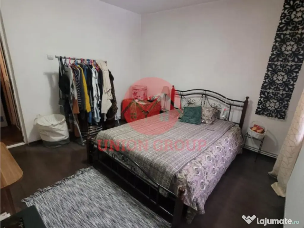 Apartament 3 camere Decomandat, Etaj 1, Zona Poarta 6 