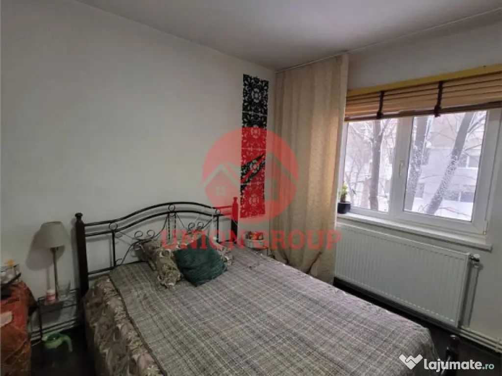 Apartament 3 camere Decomandat, Etaj 1, Zona Poarta 6 