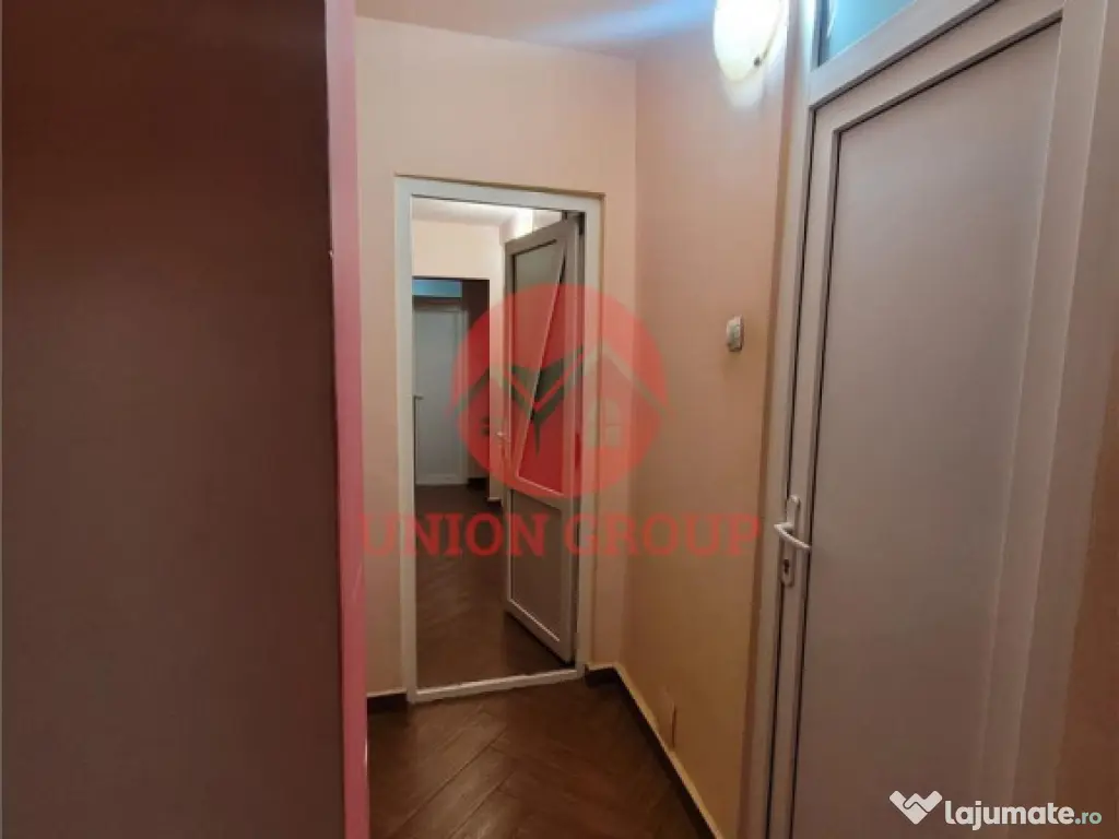 Apartament 3 camere Decomandat, Etaj 1, Zona Poarta 6 