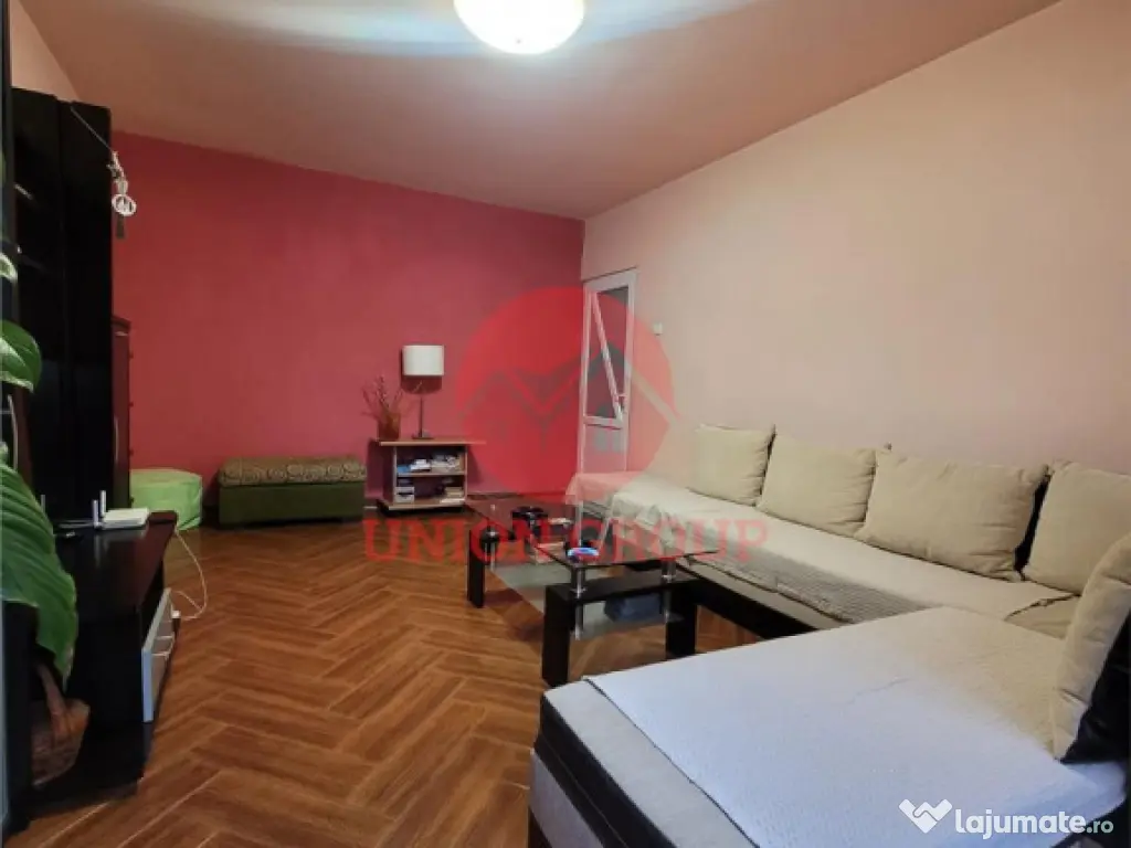 Apartament 3 camere Decomandat, Etaj 1, Zona Poarta 6 