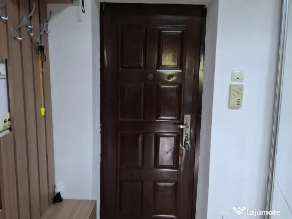 Proprietar inchiriez garsoniera zona Liberty Mall