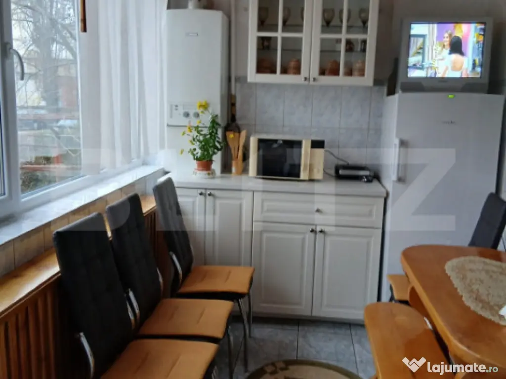 Vânzare apartament 2 camere, vis-a-vis de Școala nr. 8