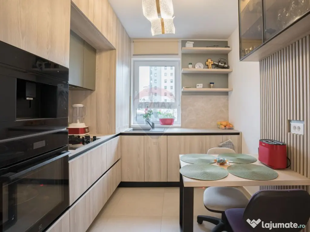 Apartament cu 3 camere decomandat, boxă și parcare la C... 