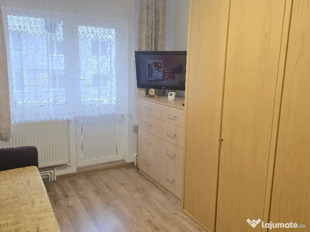 Vand apartament 2 camere, Deva, zona Maxa, etaj 1, mobilat, parcare 