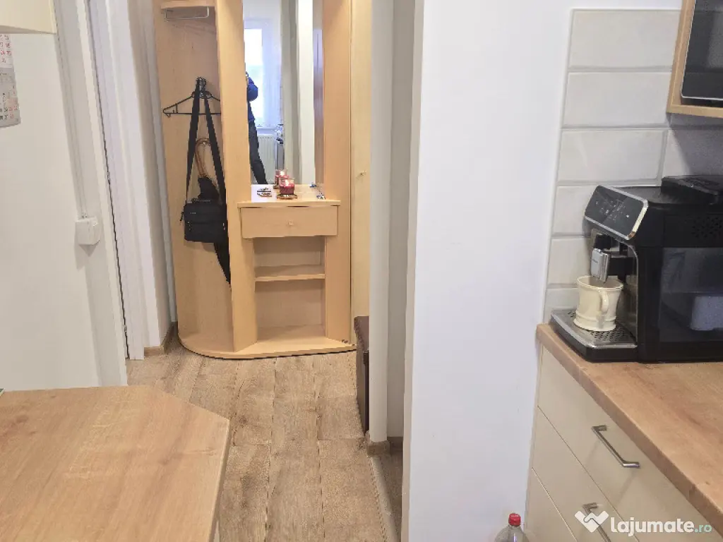 Vand apartament 2 camere, Deva, zona Maxa, etaj 1, mobilat, parcare 