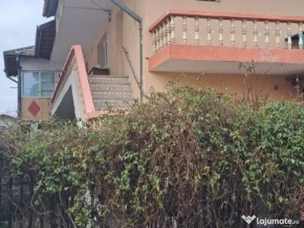 Agigea vila 8 camere de inchiriat, mobilata