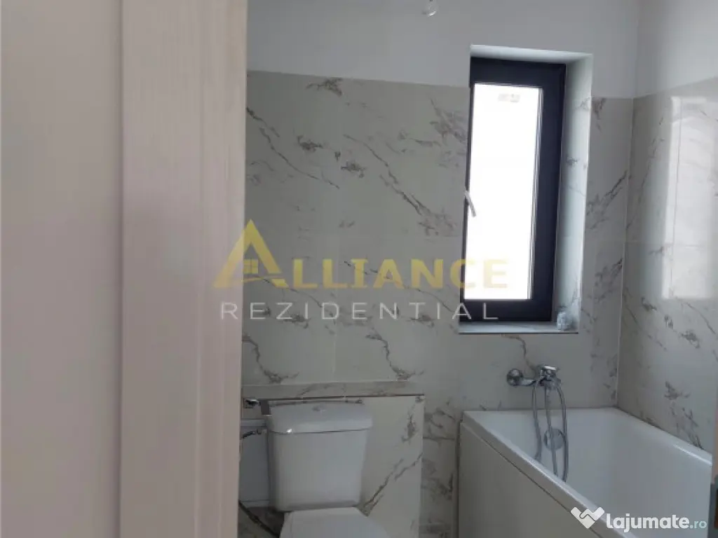 Casa la 4-5 km de metrou,bine amplasata,super pret . 