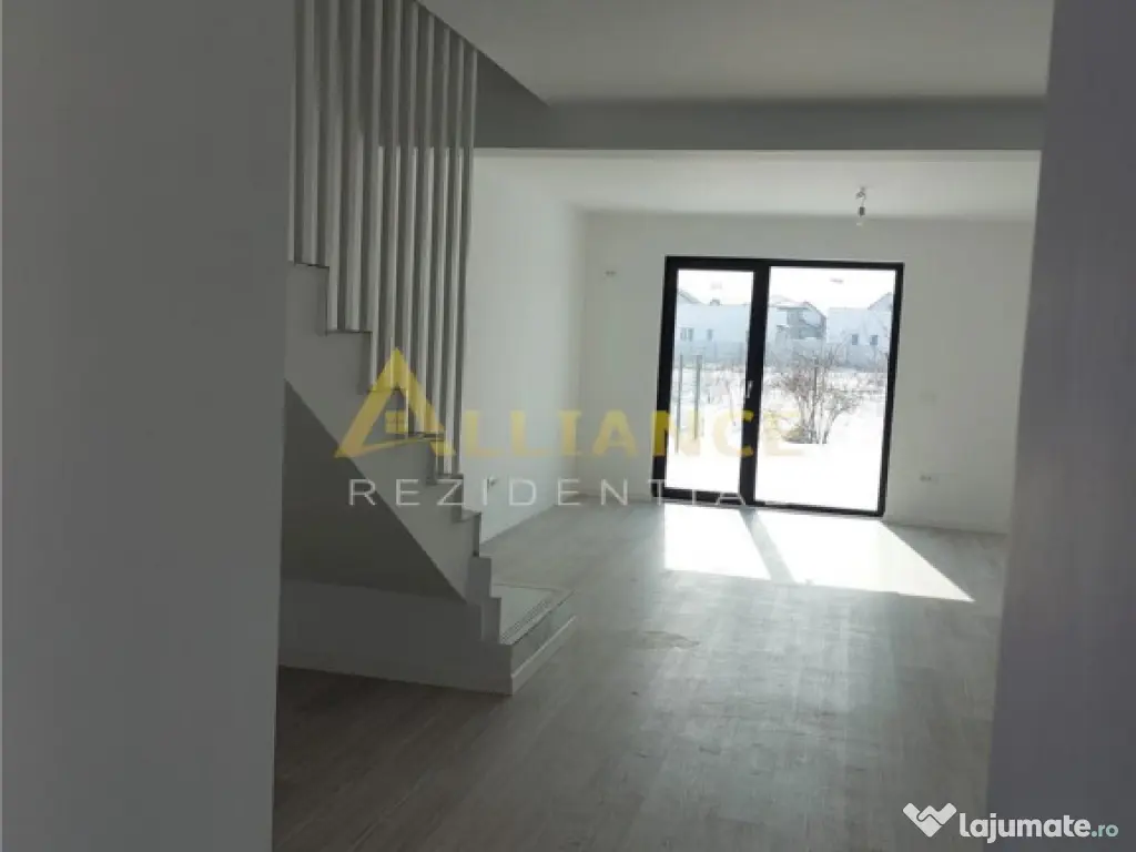 Casa la 4-5 km de metrou,bine amplasata,super pret . 