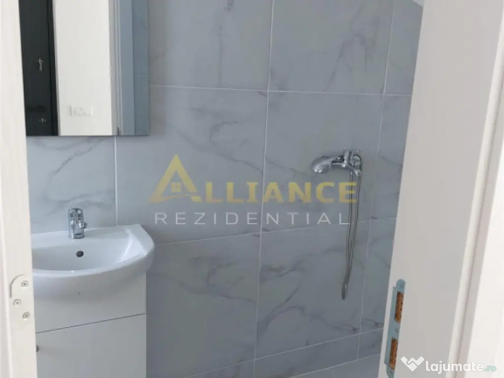 Casa la 4-5 km de metrou,bine amplasata,super pret .