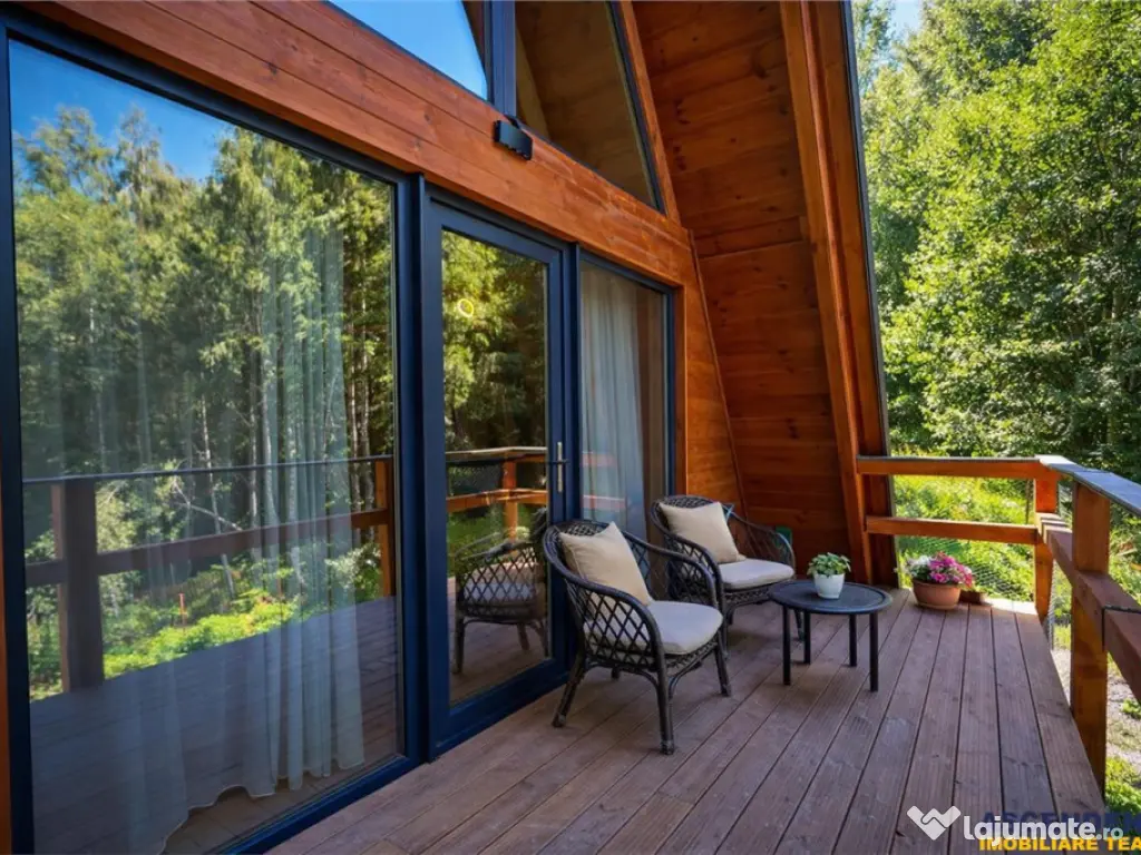 Ansamblu de 3 case, tip A frame, Moieciu de Jos, constructie 