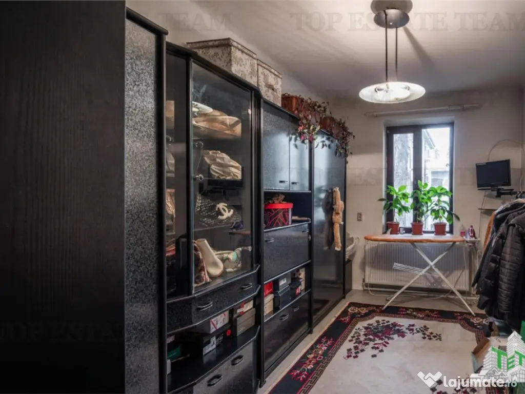 Vila de - Zona Victoriei | Pretabil birouri, clinica sau r 