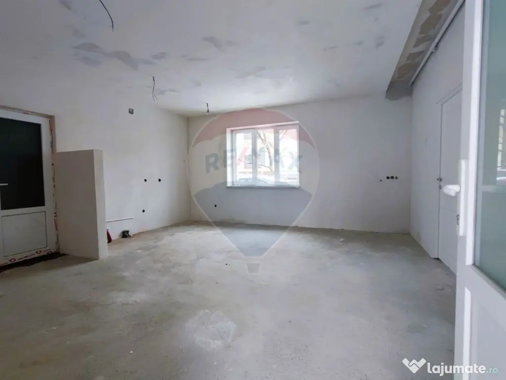 Apartament cu 3 camere,la parter, pe strada Morilor nr.10...