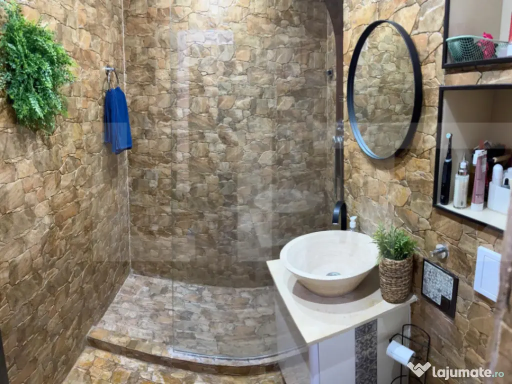 Apartament 1 camera, 39 mp, zona Intim 