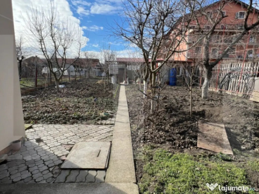 Casa de vanzare, 158 mp, zona Ronat 