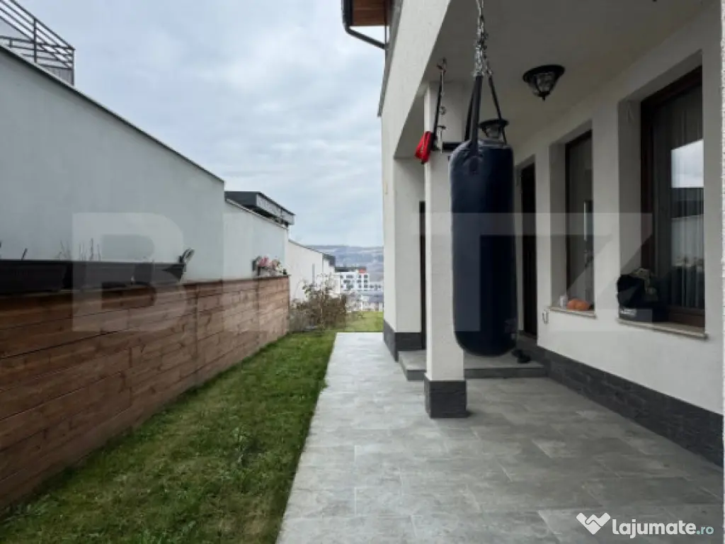 Duplex de inchiriat, 124 mp, zona VIVO
