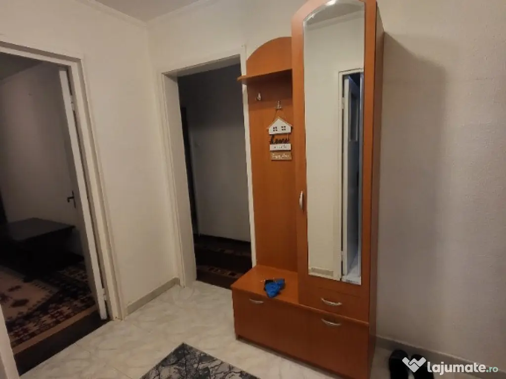 Inchiriez apartament 4 camere zona Titan