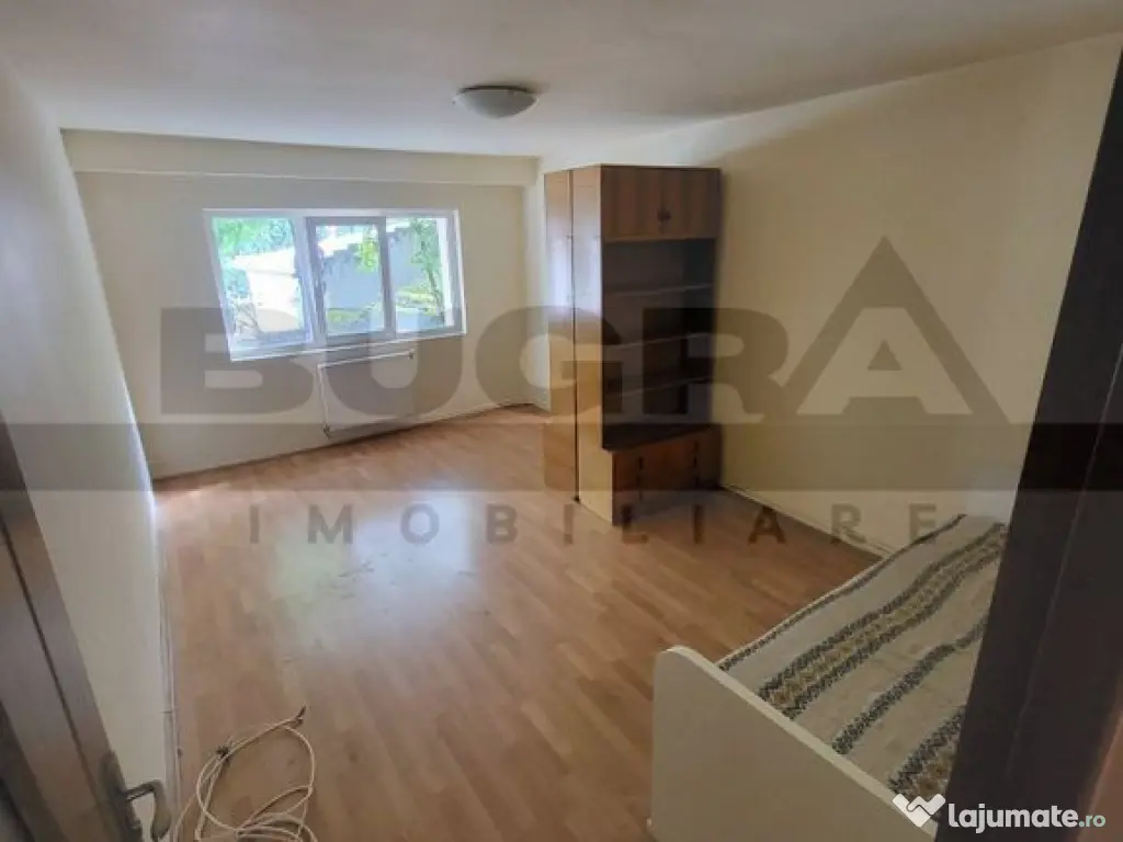 Apartament de 2 camere, decomandat, etaj intermediar, car...