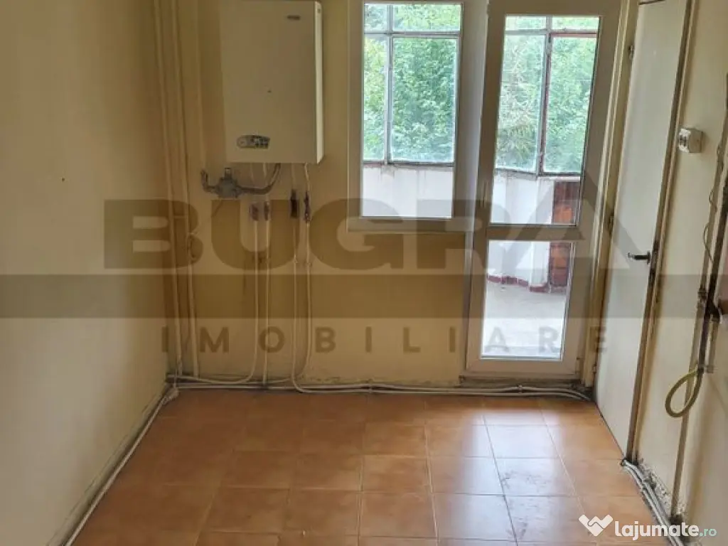 Apartament de 2 camere, decomandat, etaj intermediar, car...