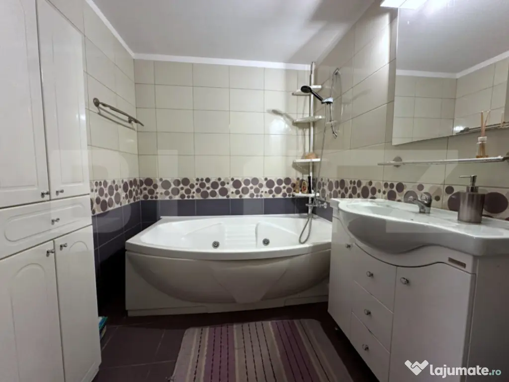 EXCLUSIV! Apartament 4 camere, 125 mp utili, parcare, strada 