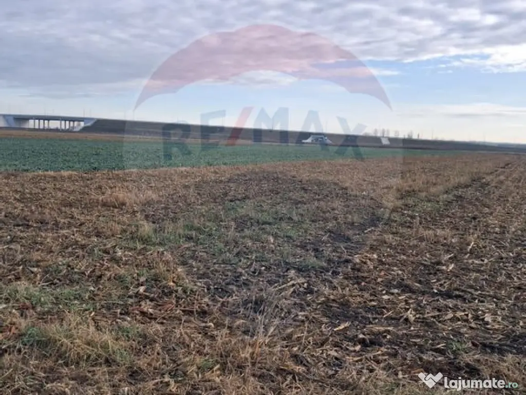 Teren intravilan 3400mp de vânzare la Sântion 