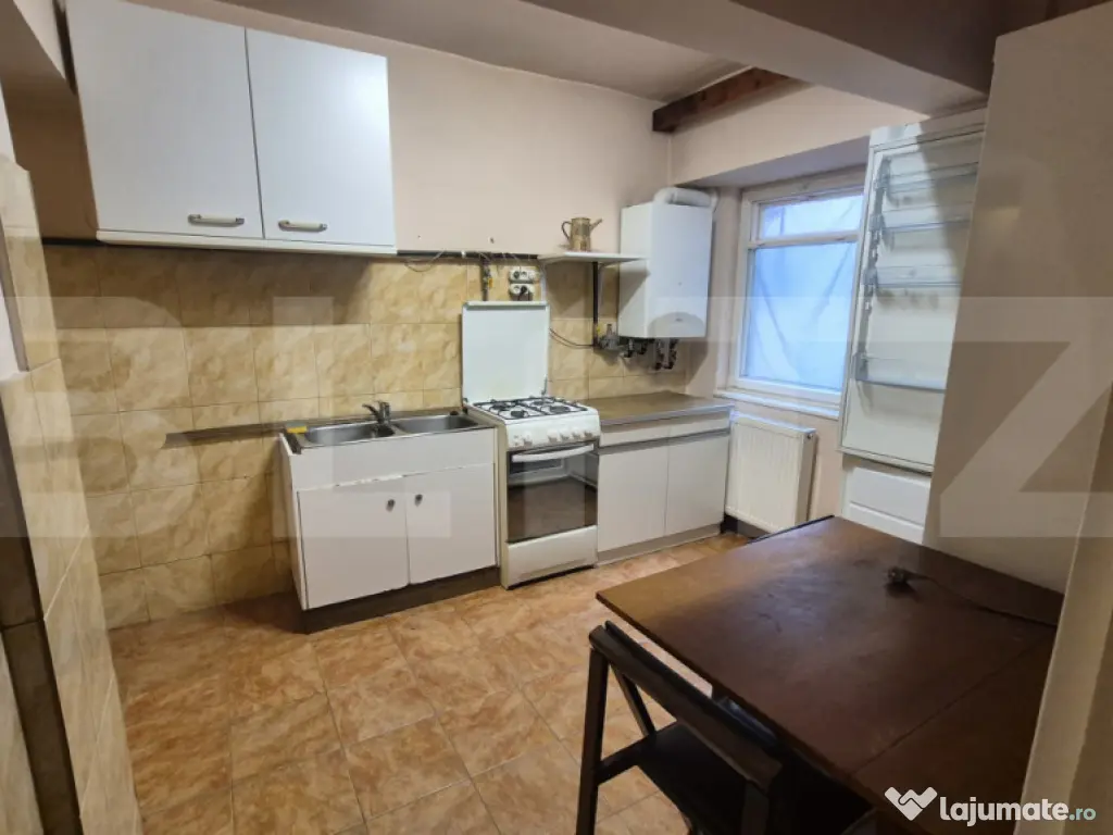 Apartament 3 camere de închiriat, 80 mp, zona Micro 16