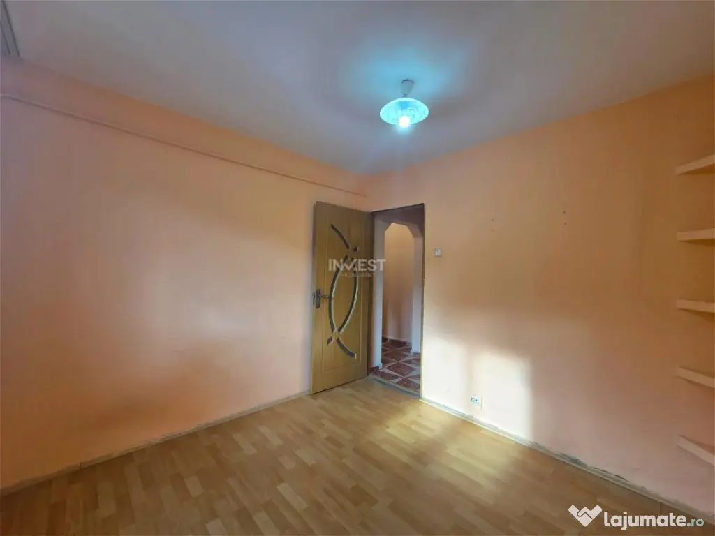 VANZARE-3 CAMERE-PIATA DACIA