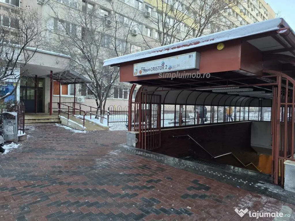 Spatios Metrou Dristor 350 metri