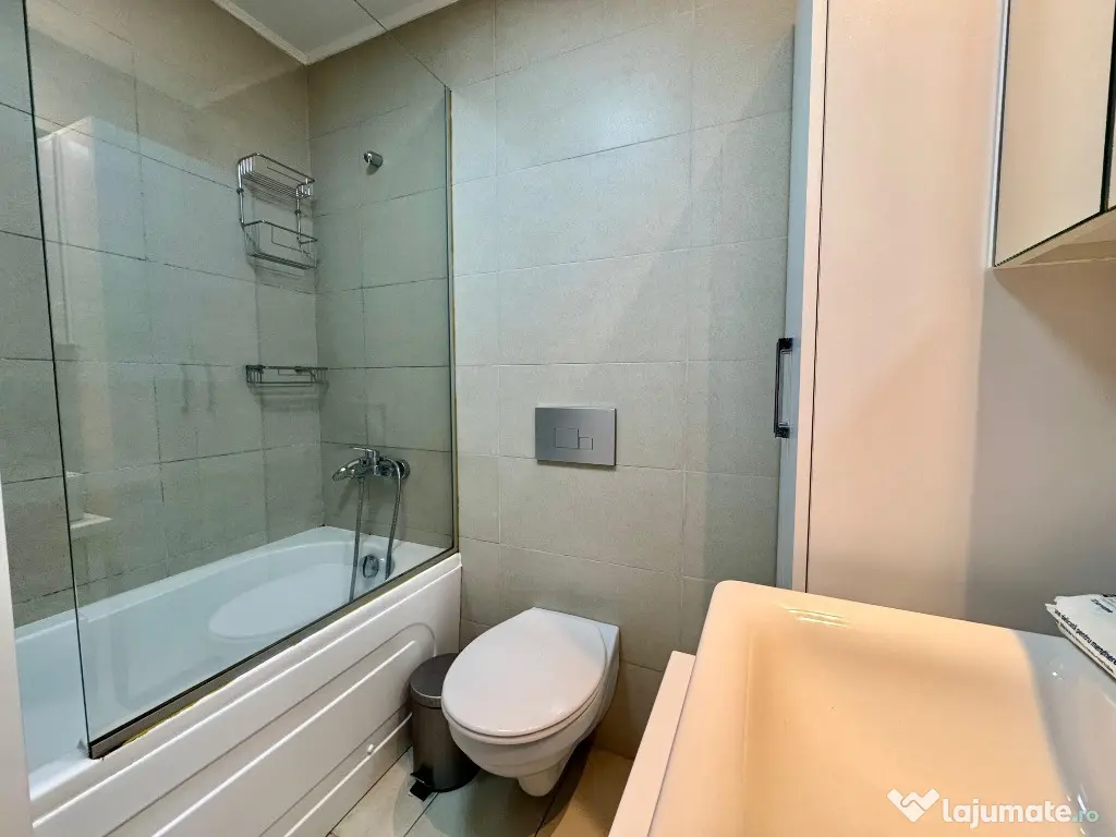 COSMOPOLIS - Apartament 3 camere, mobilat si utilat, vedere piscina 