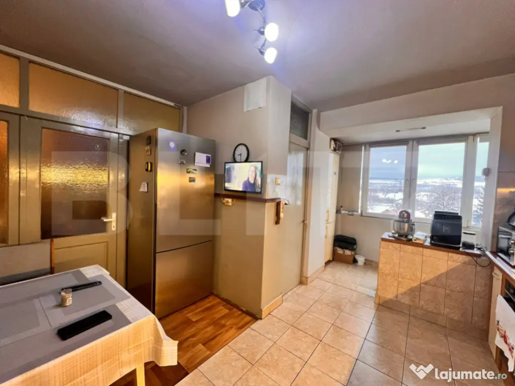 Bloc Republicii,zona Maier – ultra-central – 2 băi – 