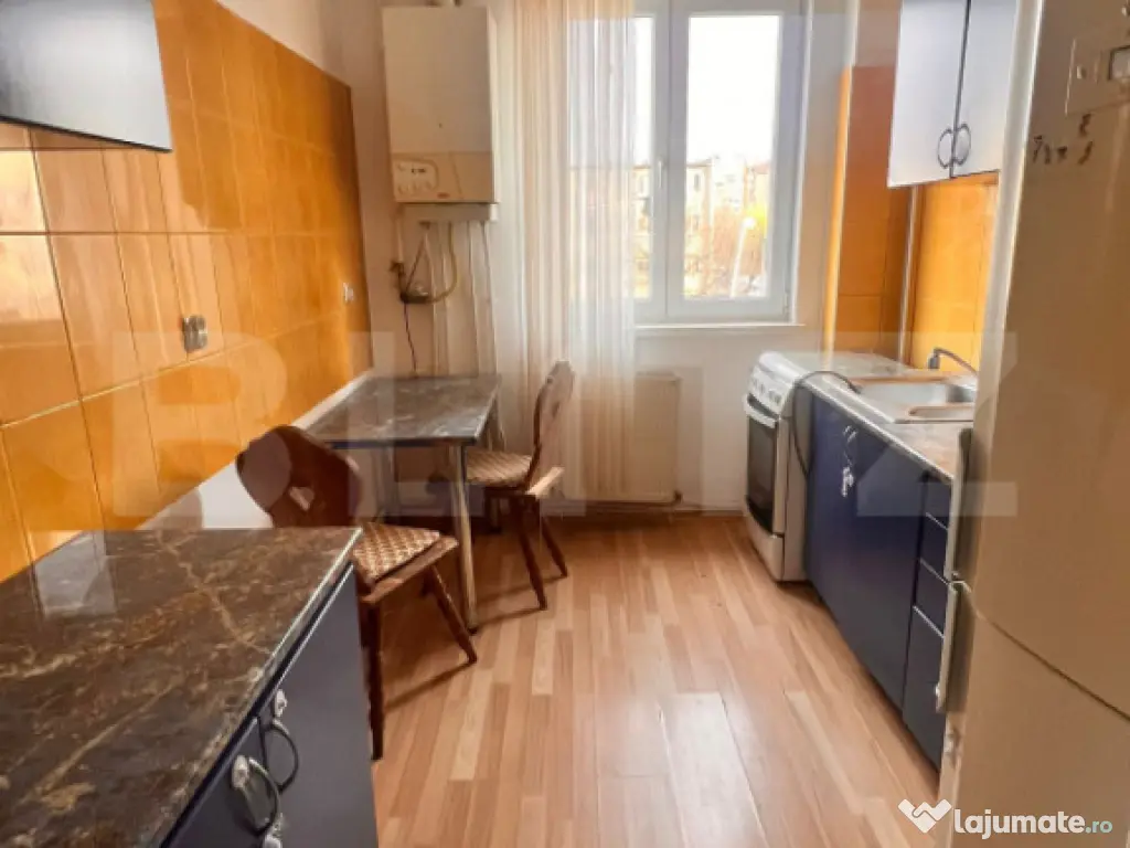 Apartament 2 camere semidecomandat 