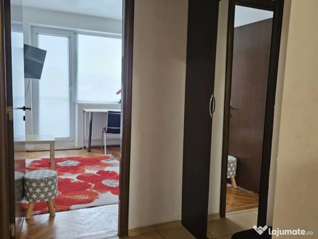 Apartament cu 3 camere, mobilat si utilat - Piata Centrala