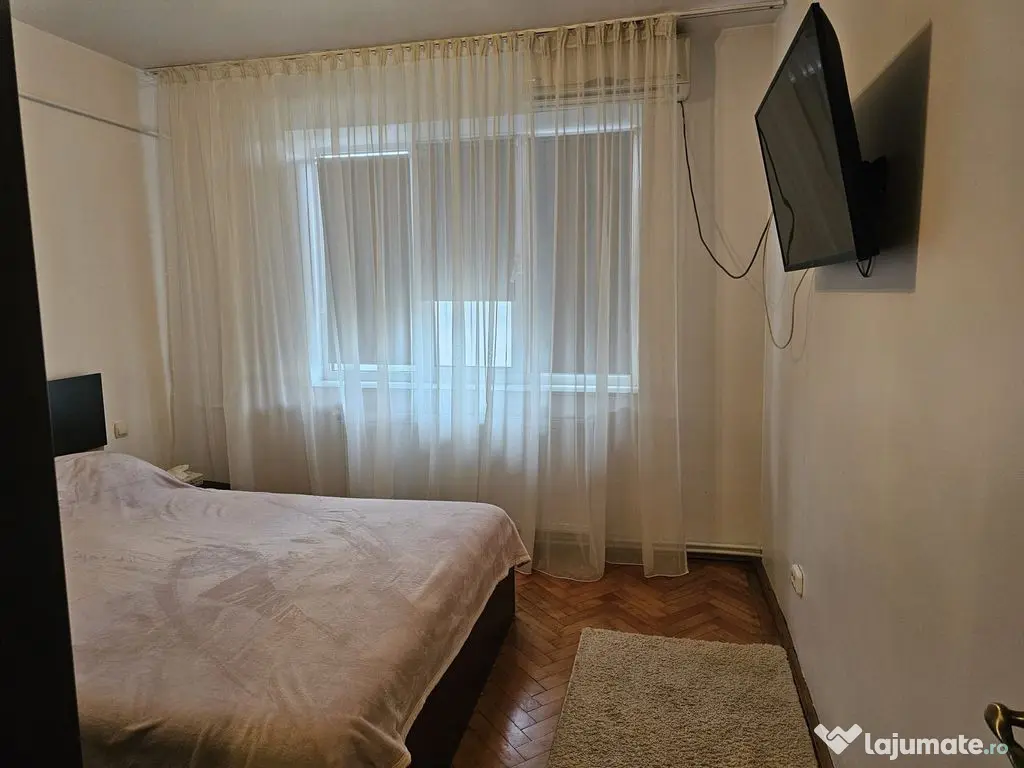 Apartament cu 3 camere, mobilat si utilat - Piata Centrala