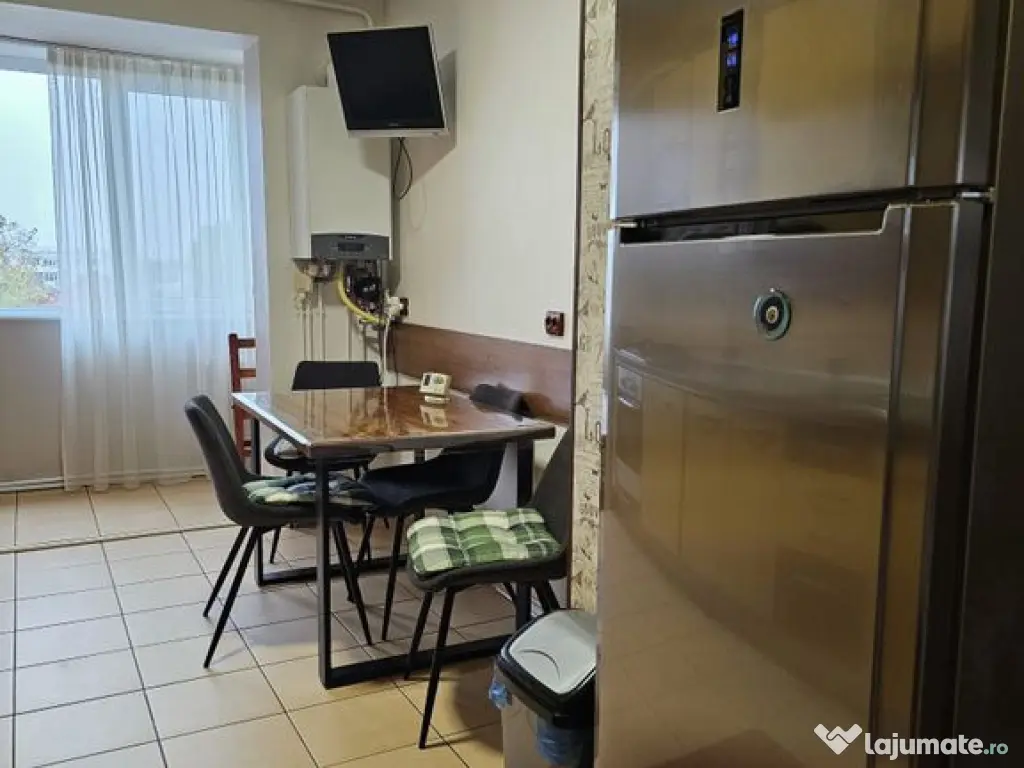 Apartament cu 3 camere, mobilat si utilat - Piata Centrala