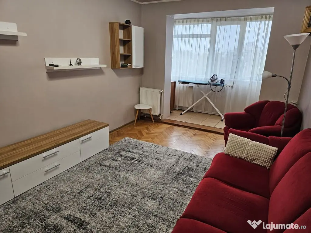 Apartament cu 3 camere, mobilat si utilat - Piata Centrala